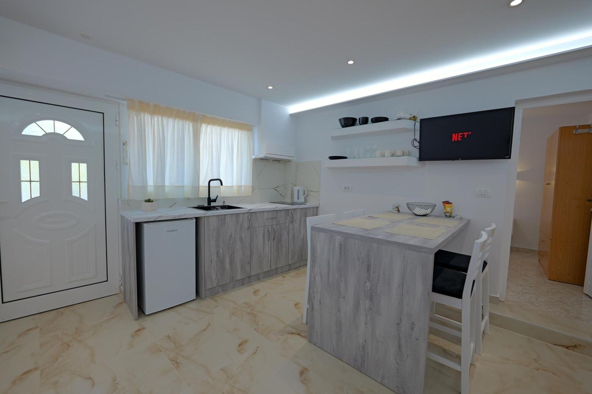 Livia'S Guesthouse Ksamil Exteriér fotografie