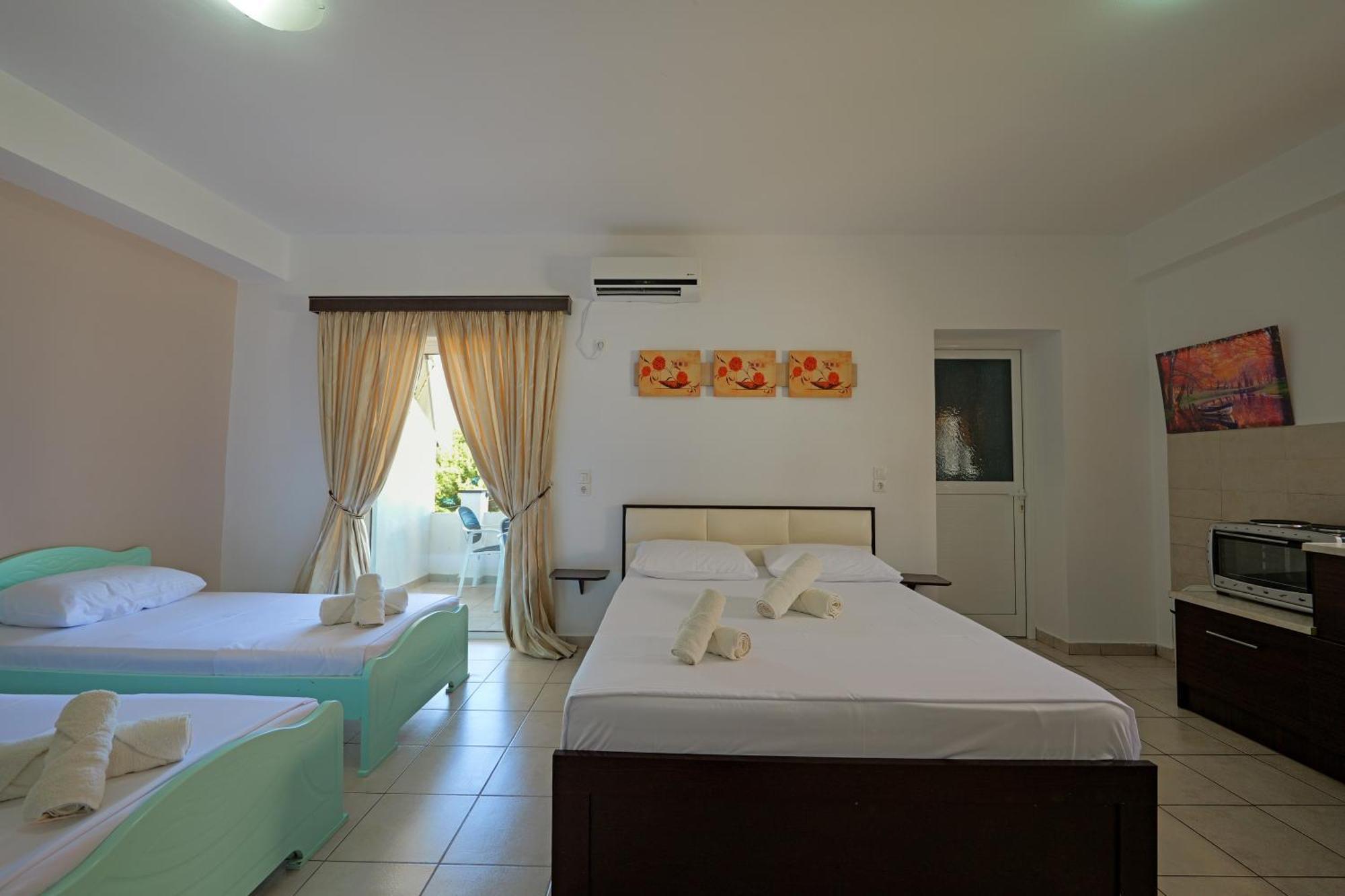 Livia'S Guesthouse Ksamil Exteriér fotografie