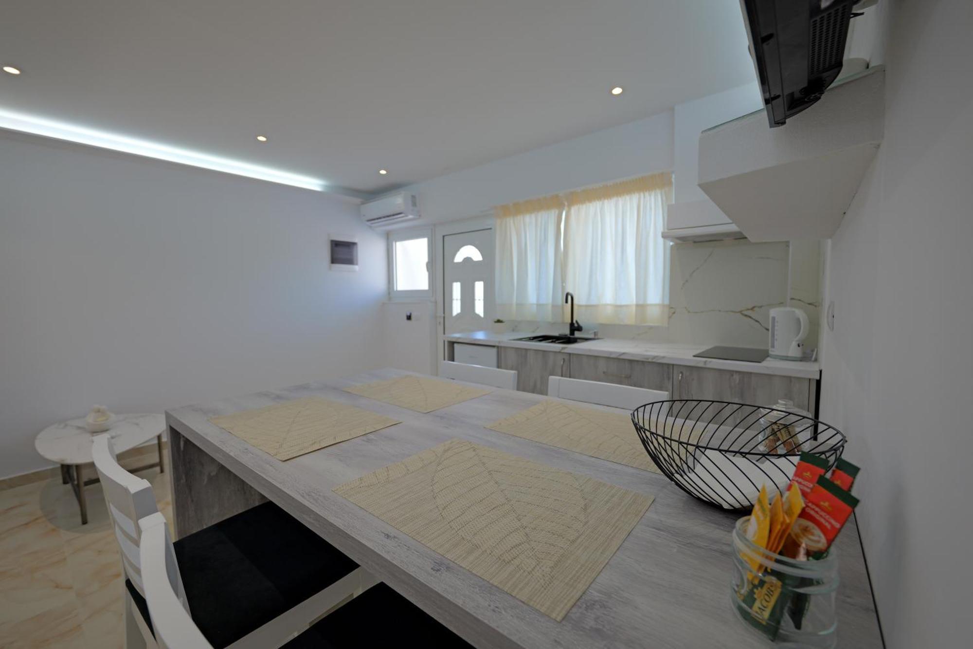 Livia'S Guesthouse Ksamil Exteriér fotografie